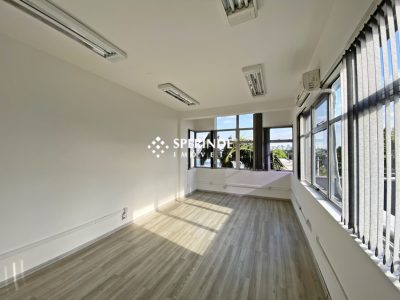 Sala para alugar com 62m² no bairro Navegantes em Porto Alegre - Foto 3