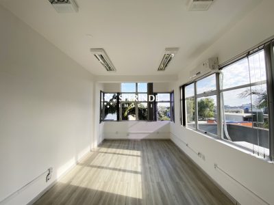 Sala para alugar com 62m² no bairro Navegantes em Porto Alegre - Foto 6