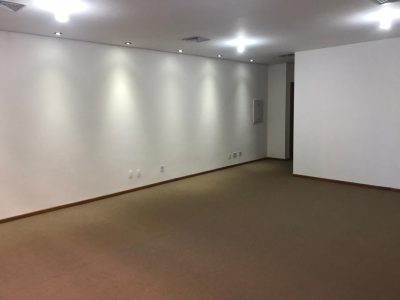 Sala para alugar com 53m² no bairro Floresta em Porto Alegre - Foto 2