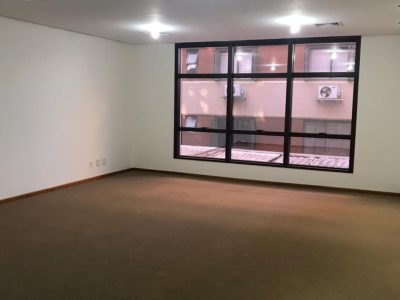 Sala para alugar com 53m² no bairro Floresta em Porto Alegre - Foto 3