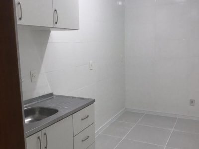 Sala para alugar com 53m² no bairro Floresta em Porto Alegre - Foto 4