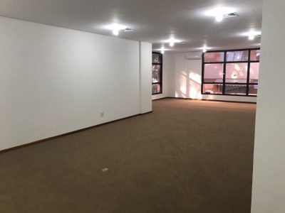 Sala para alugar com 87m² no bairro Floresta em Porto Alegre - Foto 5