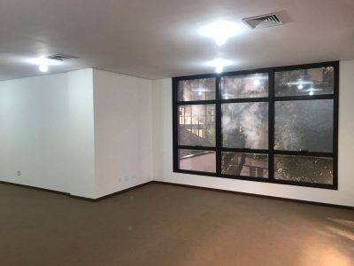 Sala para alugar com 87m² no bairro Floresta em Porto Alegre - Foto 8