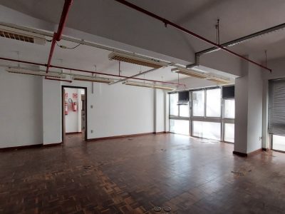 Sala para alugar com 241m² no bairro Centro Histórico em Porto Alegre - Foto 10