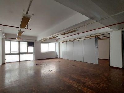 Sala para alugar com 241m² no bairro Centro Histórico em Porto Alegre - Foto 13