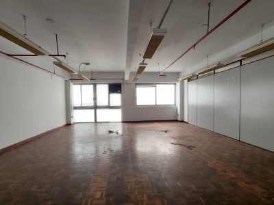 Sala para alugar com 241m² no bairro Centro Histórico em Porto Alegre - Foto 15