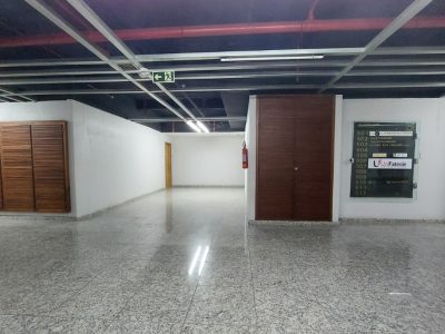 Sala para alugar com 241m² no bairro Centro Histórico em Porto Alegre - Foto 22