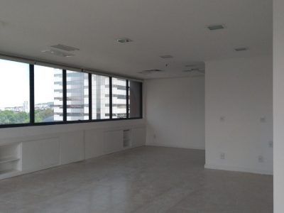 Sala para alugar com 142m² no bairro Auxiliadora em Porto Alegre - Foto 11