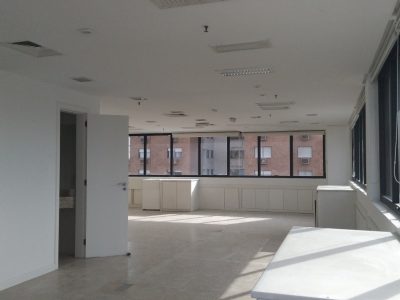 Sala para alugar com 142m² no bairro Auxiliadora em Porto Alegre - Foto 17