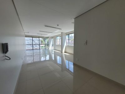 Sala para alugar com 52m² no bairro Auxiliadora em Porto Alegre - Foto 21