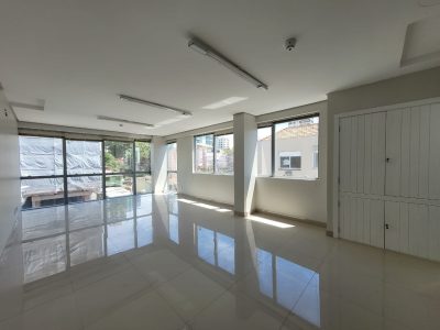 Sala para alugar com 52m² no bairro Auxiliadora em Porto Alegre - Foto 9