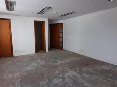 Sala para alugar com 37m² no bairro Auxiliadora em Porto Alegre - Foto 7