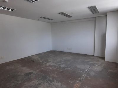 Sala para alugar com 37m² no bairro Auxiliadora em Porto Alegre - Foto 9