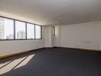 Sala para alugar com 37m² no bairro Auxiliadora em Porto Alegre - Foto 5