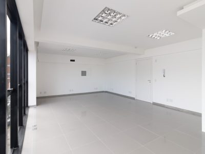 Sala para alugar com 38m² no bairro Passo d'Areia em Porto Alegre - Foto 2