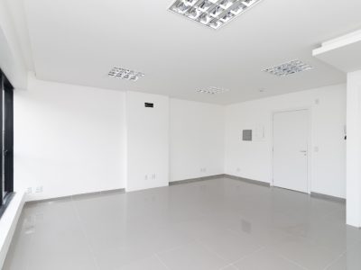 Sala para alugar com 36m² no bairro Passo d'Areia em Porto Alegre - Foto 4