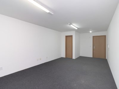 Sala para alugar com 40m² no bairro Passo d'Areia em Porto Alegre - Foto 4