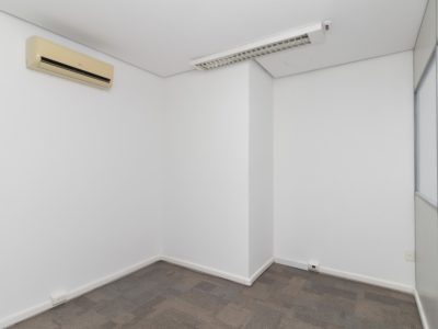 Sala para alugar com 43m² no bairro Floresta em Porto Alegre - Foto 2