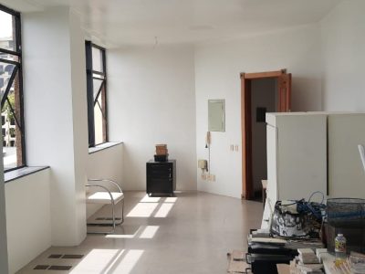 Sala para alugar com 47m² no bairro Independência em Porto Alegre - Foto 2