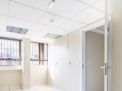 Sala para alugar com 936m² no bairro Rio Branco em Porto Alegre - Foto 5