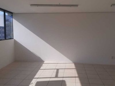 Sala para alugar com 46m² no bairro Santana em Porto Alegre - Foto 4