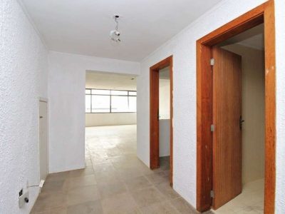 Casa Comercial para alugar com 380m², 5 quartos no bairro Três Figueiras em Porto Alegre - Foto 12