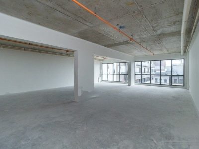 Sala para alugar com 114m² no bairro Passo d'Areia em Porto Alegre - Foto 2