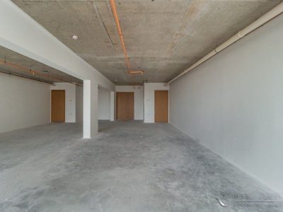 Sala para alugar com 114m² no bairro Passo d'Areia em Porto Alegre - Foto 4