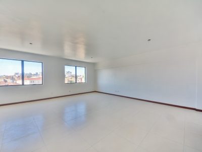 Sala para alugar com 357m² no bairro Passo d'Areia em Porto Alegre - Foto 25