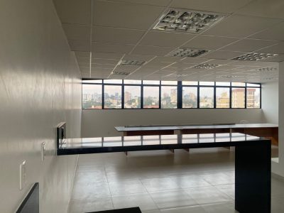 Sala para alugar com 357m² no bairro Passo d'Areia em Porto Alegre - Foto 34