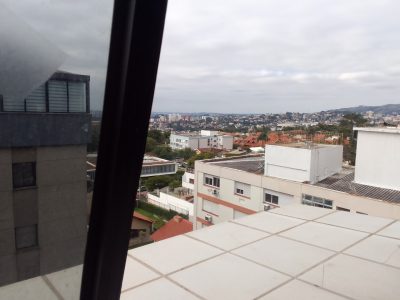 Sala para alugar com 98m² no bairro Três Figueiras em Porto Alegre - Foto 4