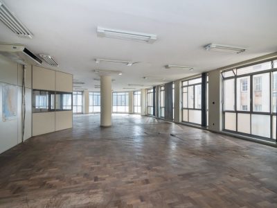 Sala para alugar com 607m² no bairro Centro Histórico em Porto Alegre - Foto 4