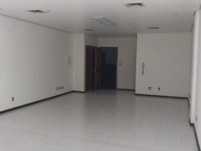 Sala para alugar com 57m² no bairro Floresta em Porto Alegre - Foto 3