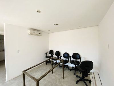 Sala para alugar com 53m² no bairro Auxiliadora em Porto Alegre - Foto 2