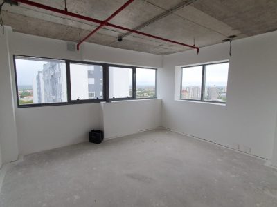 Sala para alugar com 24m² no bairro Passo d'Areia em Porto Alegre - Foto 3