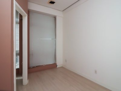 Sala para alugar com 58m² no bairro Centro Histórico em Porto Alegre - Foto 8