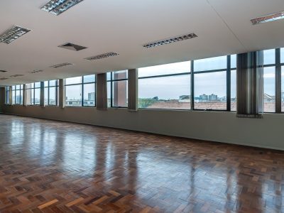 Sala para alugar com 958m² no bairro Navegantes em Porto Alegre - Foto 6