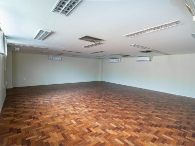 Sala para alugar com 958m² no bairro Navegantes em Porto Alegre - Foto 12