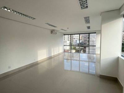 Sala para alugar com 90m² no bairro Auxiliadora em Porto Alegre - Foto 9