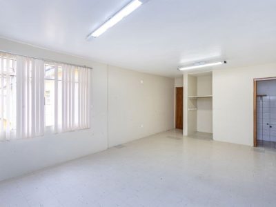 Casa Comercial para alugar com 695m², 1 quarto no bairro Passo d'Areia em Porto Alegre - Foto 38