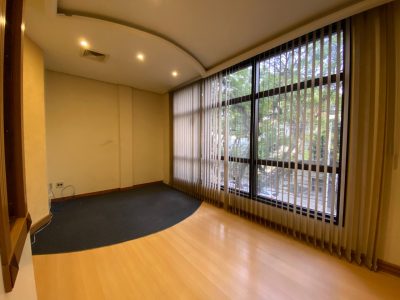 Sala para alugar com 52m² no bairro Moinhos de Vento em Porto Alegre - Foto 2