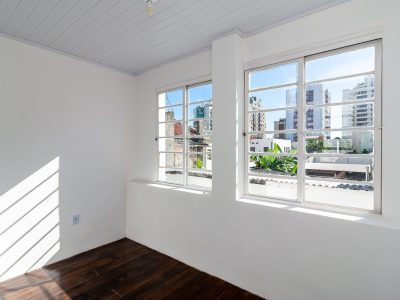 Casa Comercial para alugar com 150m², 1 quarto no bairro Menino Deus em Porto Alegre - Foto 4