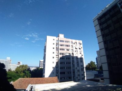 Sala para alugar com 69m² no bairro Independência em Porto Alegre - Foto 11