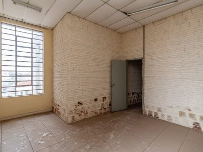 Prédio para alugar com 1.739m² no bairro São Geraldo em Porto Alegre - Foto 12