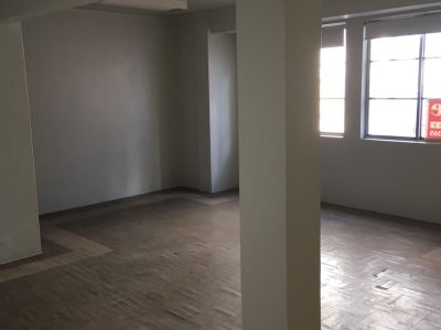 Sala para alugar com 205m² no bairro Centro Histórico em Porto Alegre - Foto 9