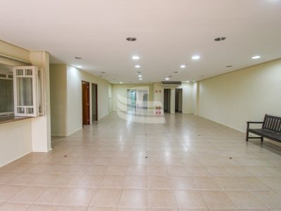 Sala para alugar com 210m² no bairro Navegantes em Porto Alegre - Foto 4