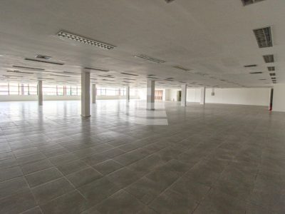 Sala para alugar com 900m² no bairro Navegantes em Porto Alegre - Foto 5