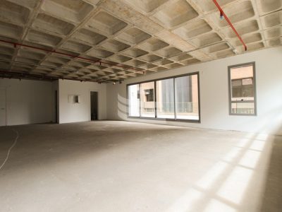 Sala para alugar com 80m² no bairro Floresta em Porto Alegre - Foto 8