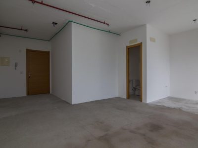 Sala para alugar com 40m² no bairro Três Figueiras em Porto Alegre - Foto 5