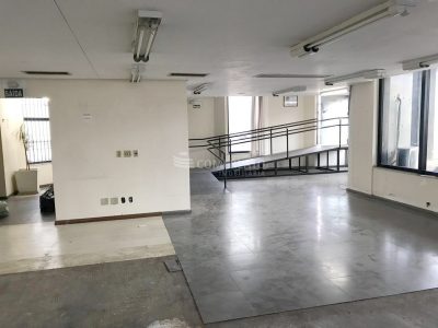 Prédio para alugar com 1.411m² no bairro Floresta em Porto Alegre - Foto 22